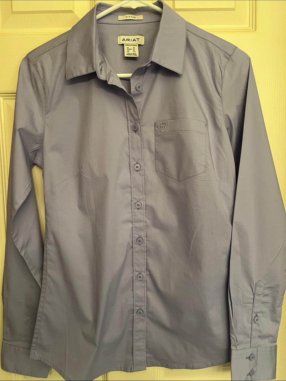 Ariat Women’s Long-Sleeve Button-Down Shirt in light purple EUC